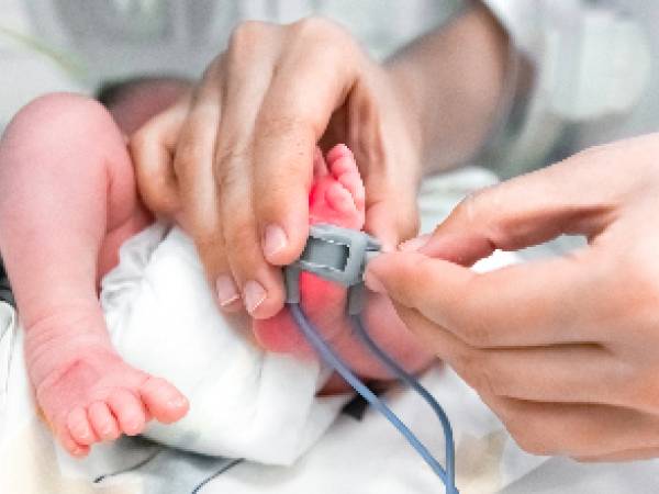 Heart sensor on baby foot